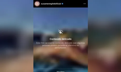 
							Xuxa posa sem parte de cima do biquíni e Instagram censura imagem
						
						