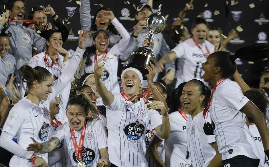 Corinthians bate Ferroviária em Quito e conquista título da Libertadores Feminina