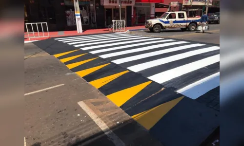 
						
							Cruzamento da Rua Flamingos com Pavão ganha semáforo, em Arapongas
						
						