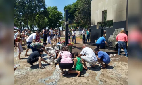 
						
							Movimento intenso no cemitério de Ivaiporã, Veja Vídeo
						
						