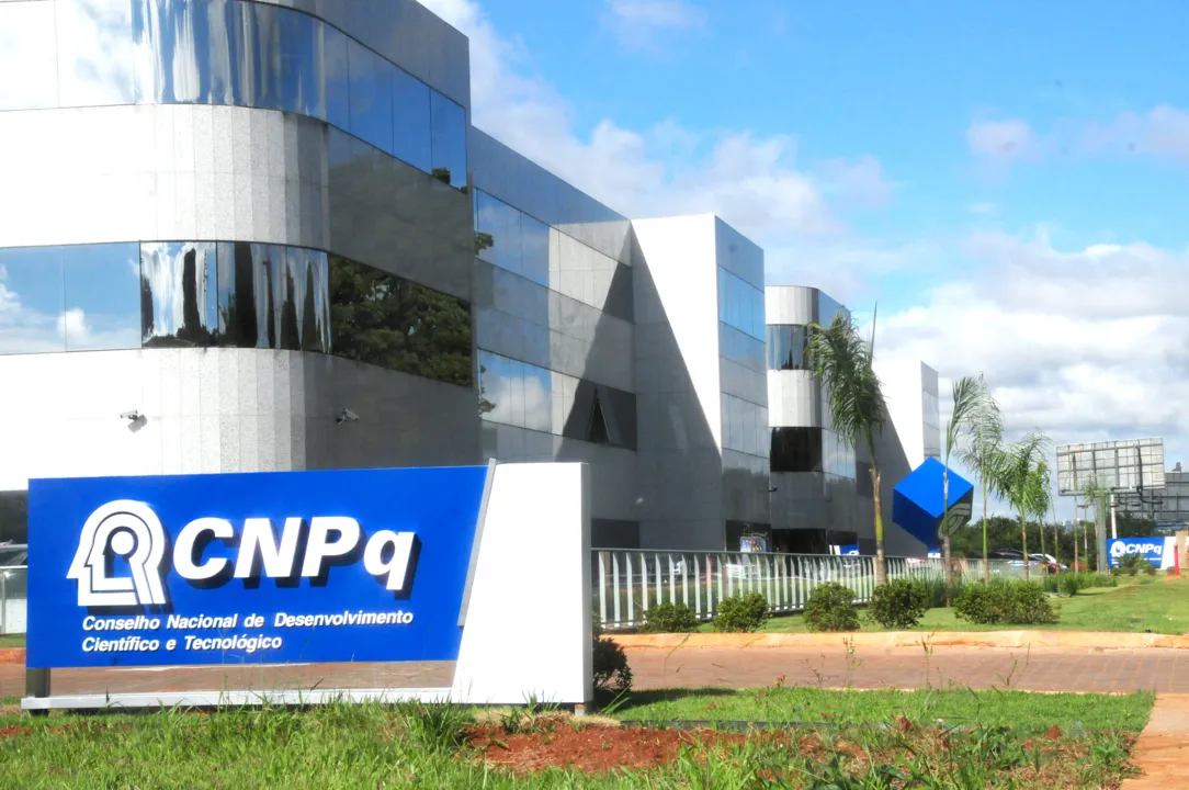 Governo libera R$ 250 milhões para bolsas do CNPq
