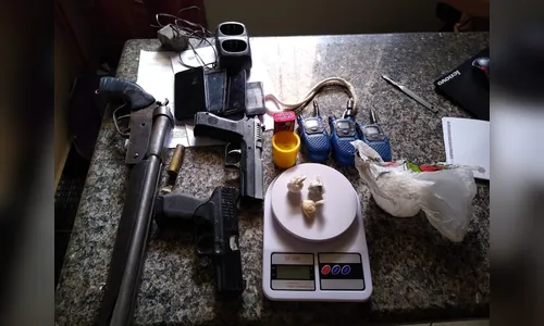 Homem é preso em São João do Ivaí por receptação, e posse de drogas, arma de fogo e simulacro