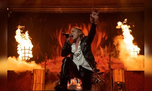 Bruce Dickinson, líder do Iron Maden, termina casamento para ficar com fã, diz jornal