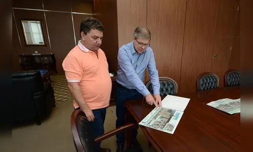 Prefeito de Arapongas conhece na Cohapar o projeto Condomínio do Idoso