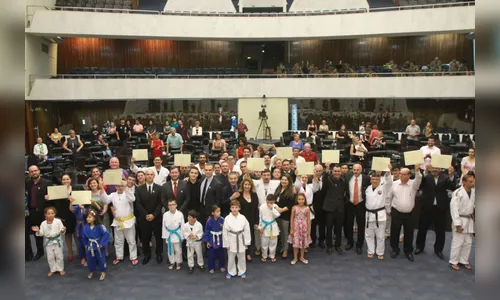Judocas paranaenses são homenageados pela Assembleia Legislativa