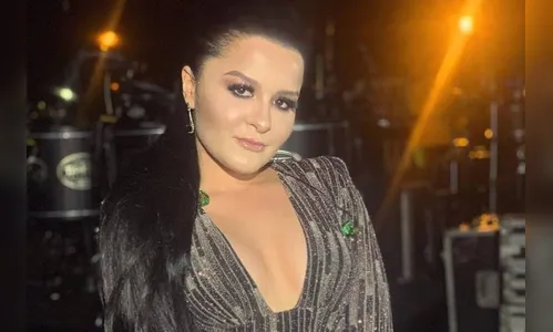 Fã beija Maraísa na boca e diz esperar que cantora o procure