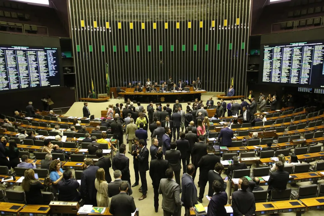Câmara conclui votação de PEC que cria polícias penais