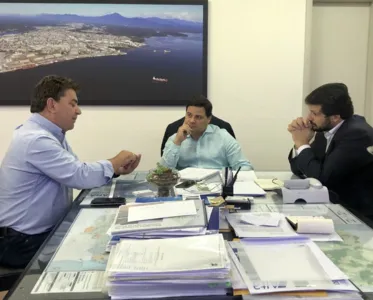 Prefeito se reúne com Sandro Alex e pede fim do impasse do contorno rodoviário