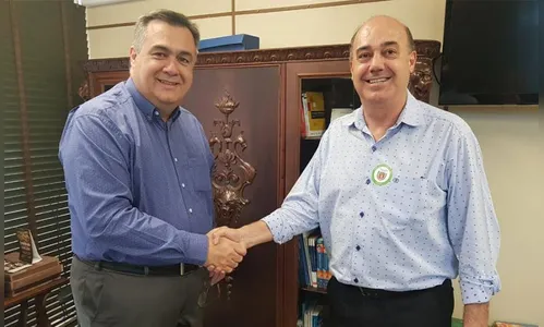 Prefeito de Ivaiporã trata sobre funcionamento do Hospital Regional com Secretário da Saúde  