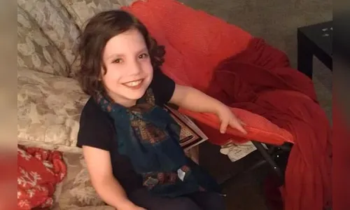 Menina órfã acusada de tentar matar pais adotivos fala pela primeira vez