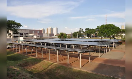 UEL entrega primeira usina de energia solar de Londrina