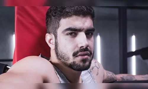 Caio Castro diz que o coração está preenchido e que imagina já ter dois filhos daqui dez anos