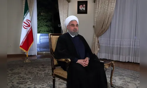 Irã anuncia descoberta de grande campo de petróleo