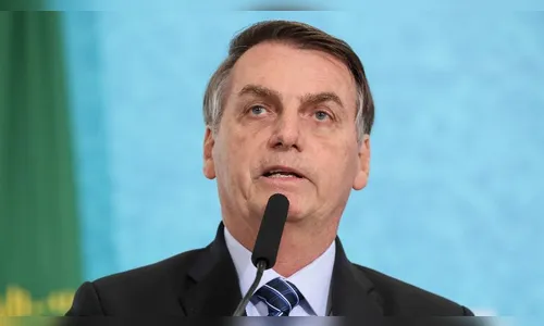 Bolsonaro assina medida provisória que extingue o Dpvat