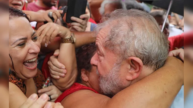 Imagem ilustrativa da notícia LULA LIVRE/BOLSONARO PRESIDENTE