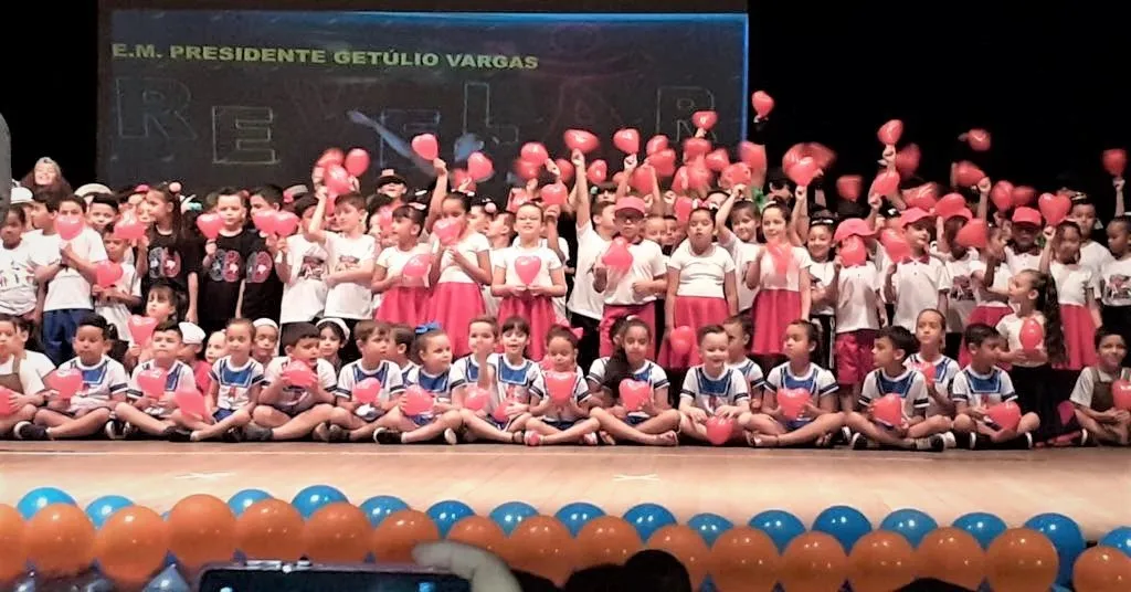 Escola Municipal Getúlio Vargas realiza 16º Festival Revelar e encerramento da Escola de Pais 2019