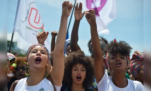 Negros têm 2,7 mais chances de serem mortos do que brancos