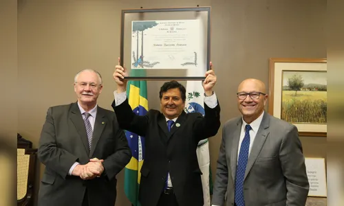 Rubens Gennaro recebe Título de Cidadão Honorário do Paraná