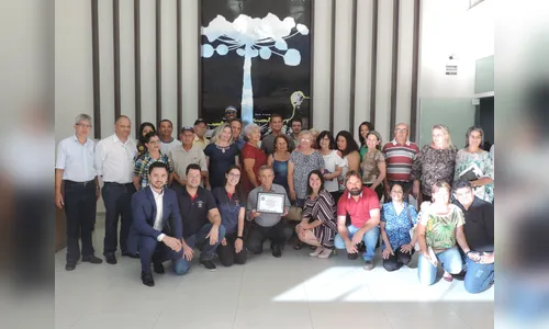 Câmara de Apucarana homenageia ex-diretor de rádio comunitária