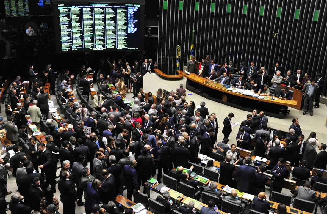 Dois deputados do Paraná devem ir para novo partido de Bolsonaro; saiba quem são
