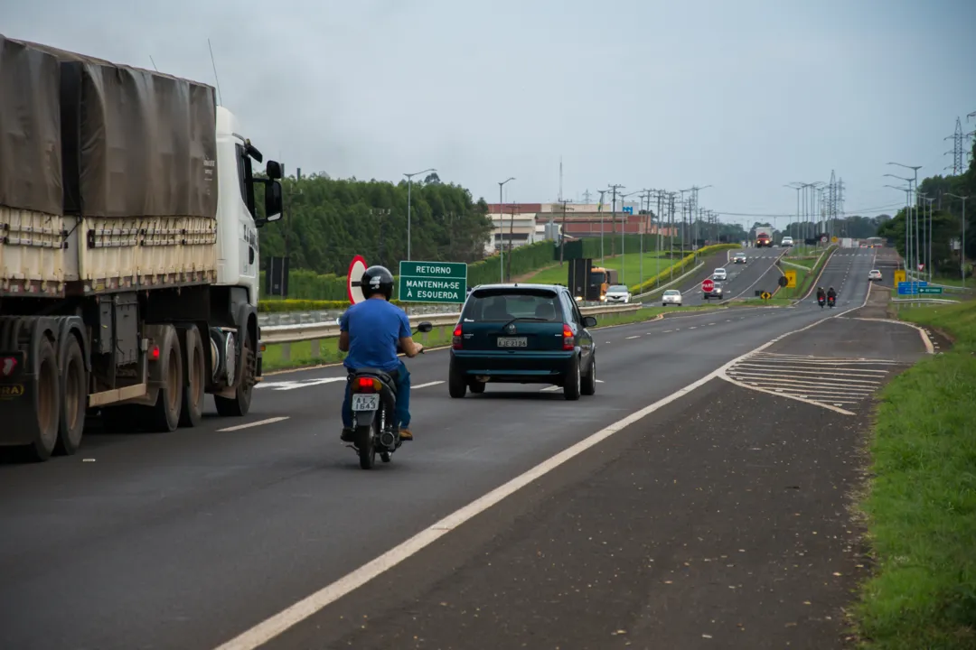 Movimento nas estradas e nas rodoviárias da região promete ser intenso no feriado; confira o vídeo