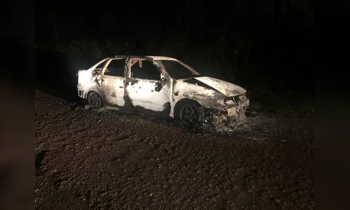 Corpo é encontrado dentro de carro carbonizado em Maringá