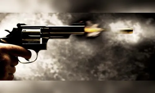 Homem armado é preso após ameaçar matar esposa, em Apucarana