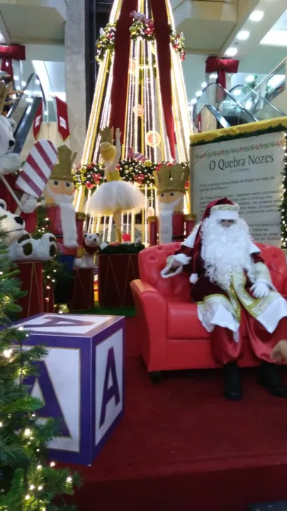 Papai Noel chega no Shopping CentroNorte em Apucarana; veja vídeo