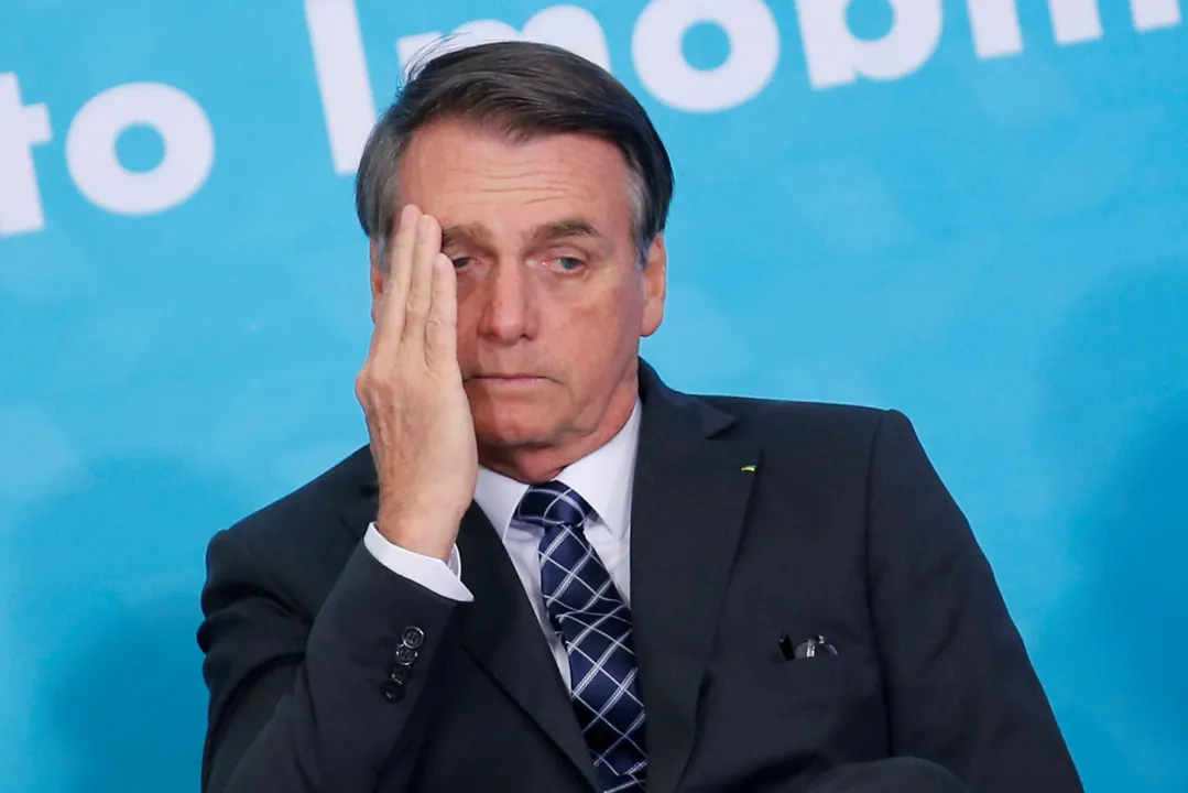   Bolsonaro é recebido com gritos de 'mito' e 'miliciano' ao chegar para ver jogo