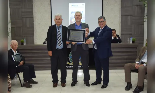 
						
							Câmara de Vereadores de Ivaiporã entrega títulos de cidadão honorário
						
						