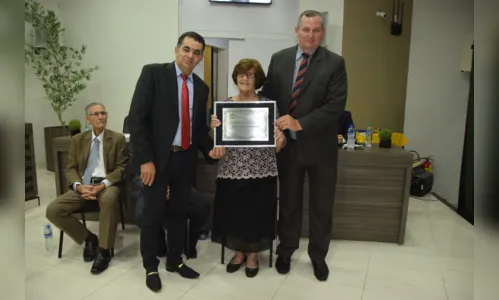 
							Câmara de Vereadores de Ivaiporã entrega títulos de cidadão honorário
						
						