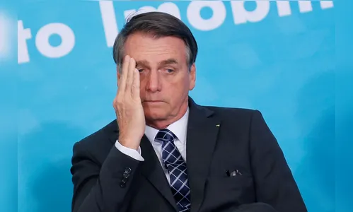   Bolsonaro é recebido com gritos de 'mito' e 'miliciano' ao chegar para ver jogo