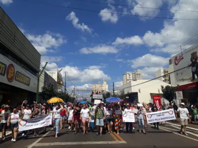 1ª Parada LGBTI+ do Vale do Ivaí acontece até as 20h; veja fotos e vídeo