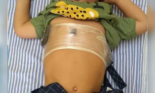 Mulher usa filho de um ano para entrar com celular em presídio