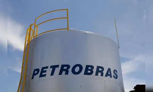 Greve de petroleiros continua com ocupação de andar no prédio da Petrobras no Rio