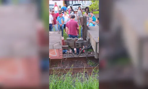 
							Homem é atropelado por trem, em Arapongas
						
						