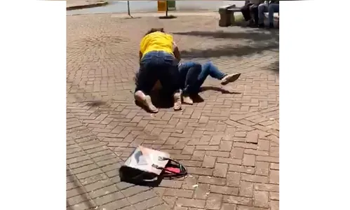 Briga entre vendedoras na Praça Rui Barbosa, em Apucarana, 'viraliza' nas redes sociais; VEJA VÍDEO