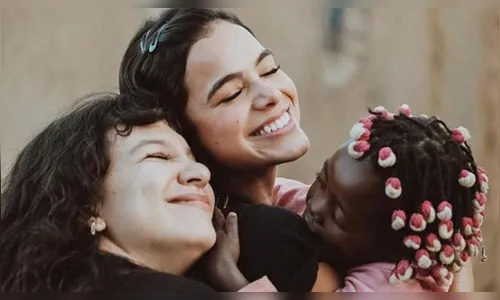 Bruna Marquezine doa R$ 120 mil para reforma de orfanato no RJ