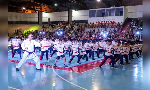 Festival de artes marciais movimenta alunos da rede municipal, em Apucarana