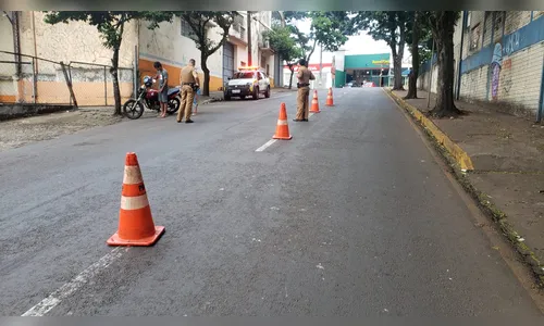 PM de Apucarana realiza Operação Blitz no centro da cidade 