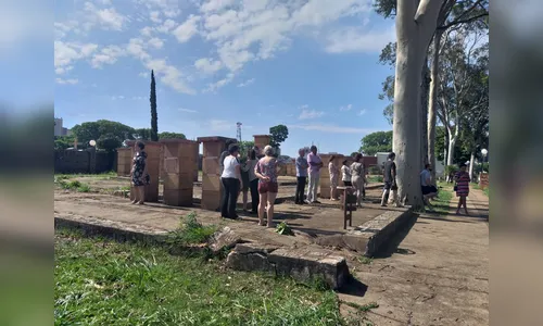 Moradores reivindicam melhorias na Praça dos Pioneiros em Apucarana 