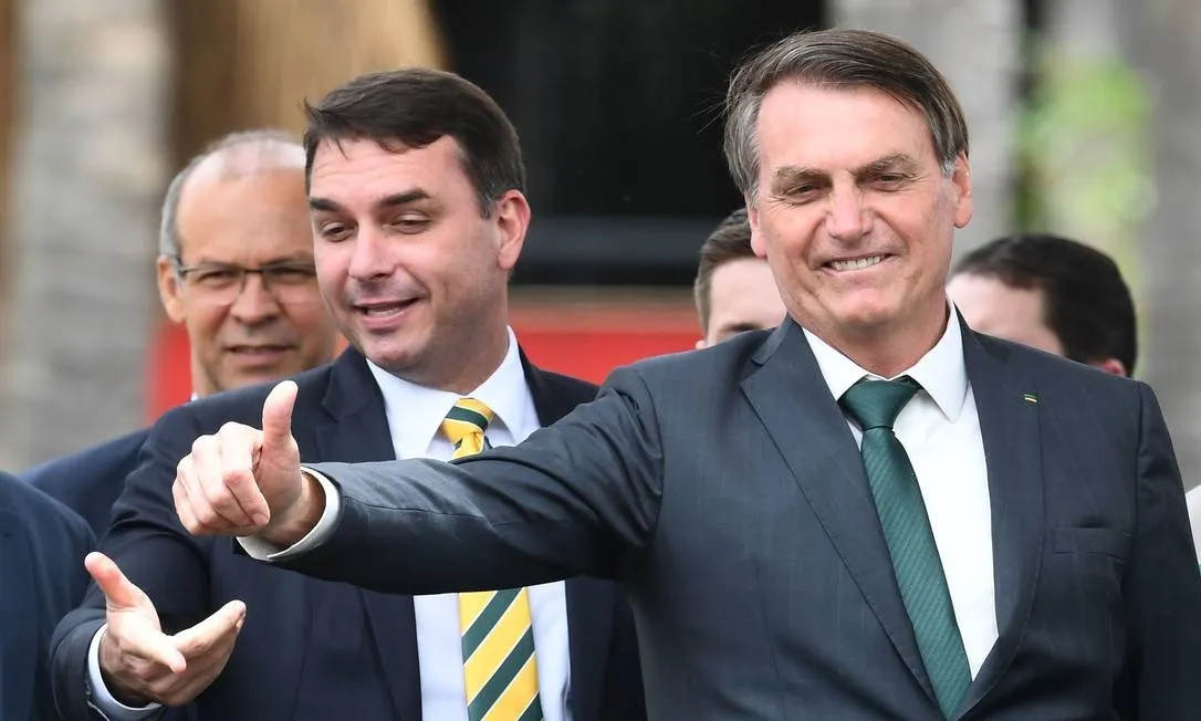 Bolsonaro diz que irá à posse de Lacalle Pou no Uruguai, se confirmada a vitória