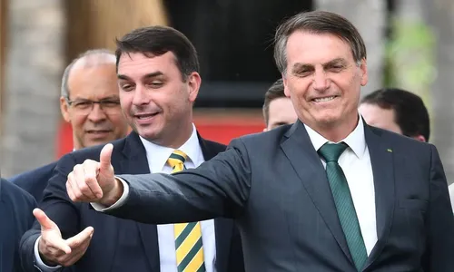 Bolsonaro diz que irá à posse de Lacalle Pou no Uruguai, se confirmada a vitória