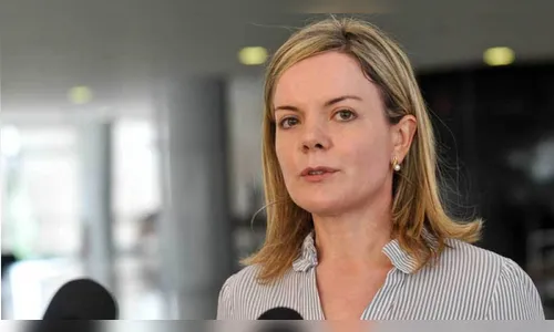 Gleisi Hoffman é reeleita presidente nacional do PT