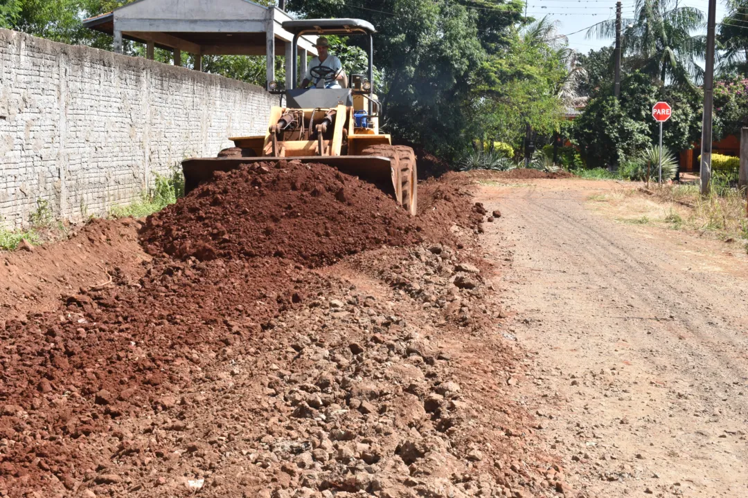 Prefeitura de Rio Bom inicia construção de pista de caminhada