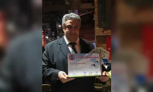 Advogado apucaranense recebe prêmio em Londrina 