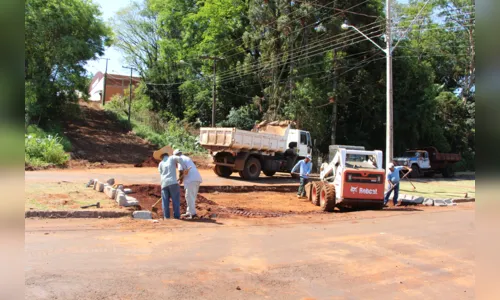 
							Prefeitura de Ivaiporã inicia obras de galerias e asfalto nas ruas atrás do Colégio Mater
						
						
