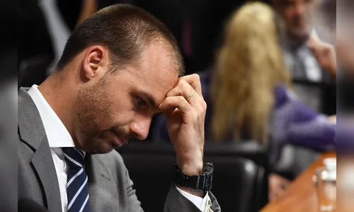 PSL avalia processo disciplinar que pode causar expulsão de Eduardo Bolsonaro