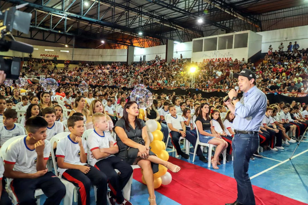 Olimpíada Brasileira de Astronomia premia 1.434 alunos da rede municipal de Apucarana