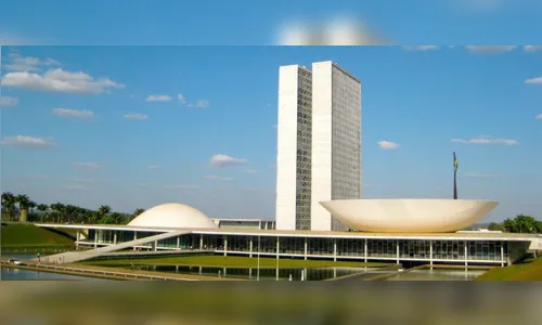 Prefeitos se mobilizam rumo a Brasília contra PEC que extingue municípios